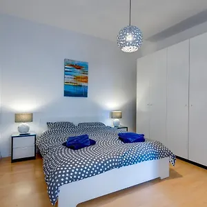 With Stunning Seaviews Apartment