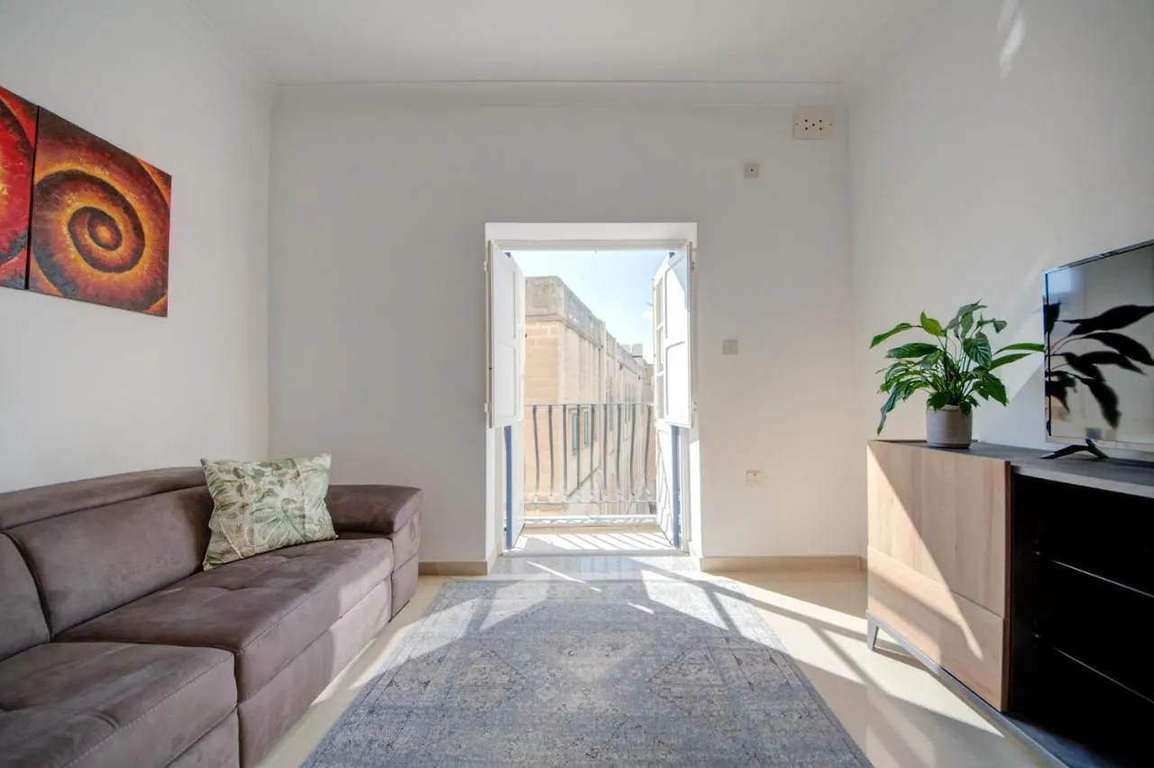 Sunny Coast Sliema 3-Bedroom Apartment Malta