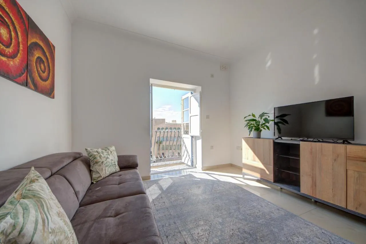 Sunny Coast Sliema 3-Bedroom Apartment 0*,