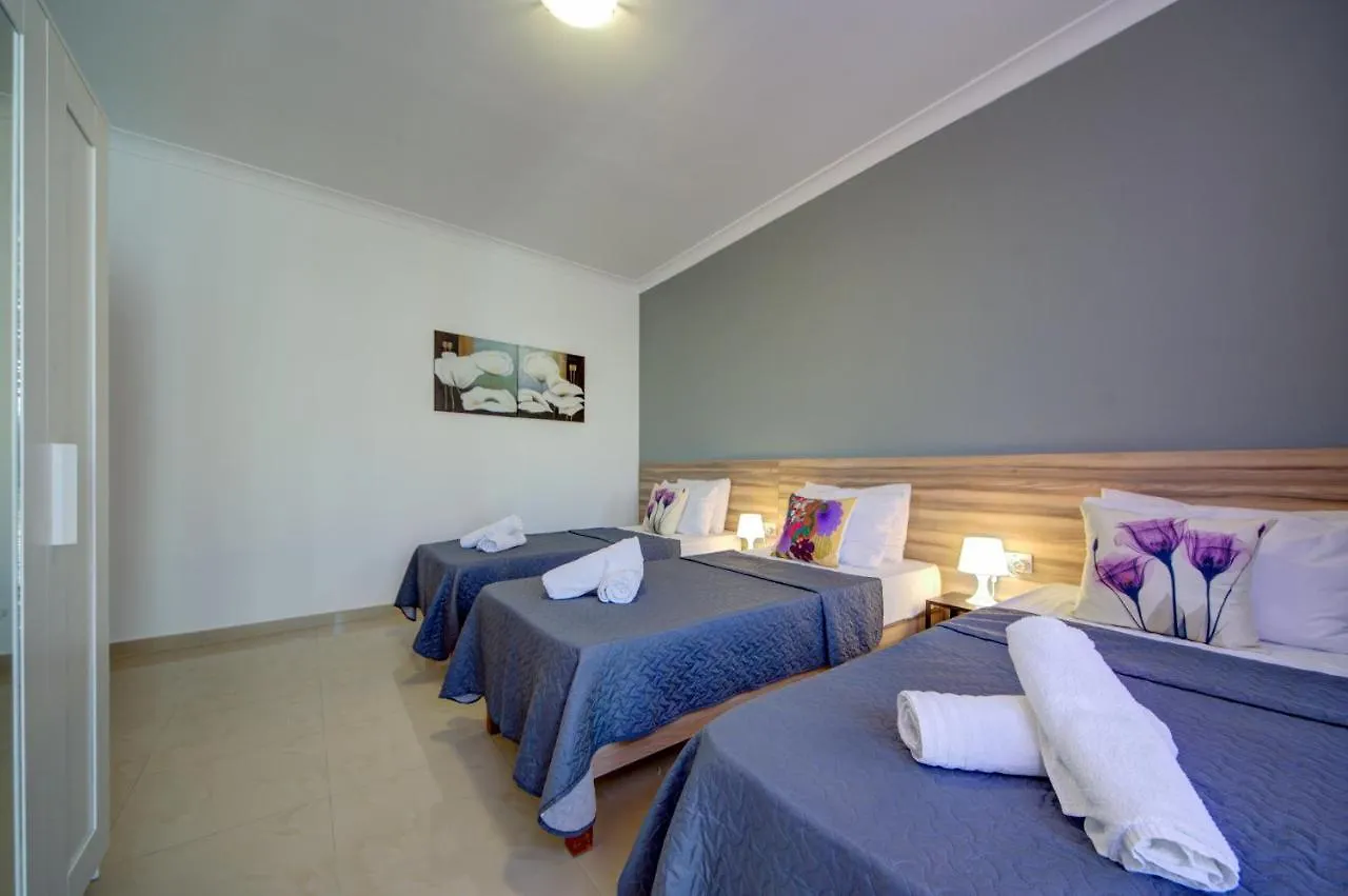 Sunny Coast Sliema 3-Bedroom Apartment 0*,