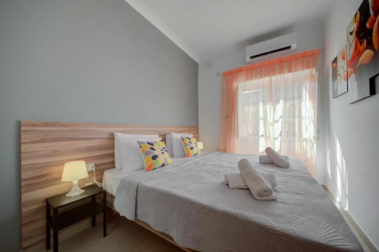 Sunny Coast Sliema 3-Bedroom Apartment 0*,