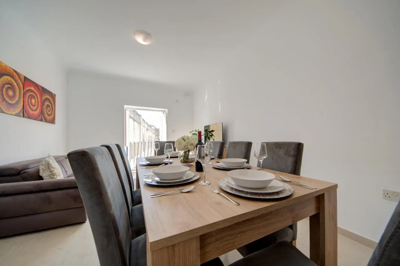 Sunny Coast Sliema 3-Bedroom Apartment Malta
